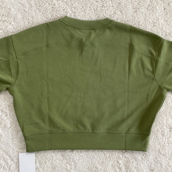 ❤️ Lululemon Perfectly Oversized Cropped Crew *Softstreme™ Green Foliage NWT - Picture 6 of 6